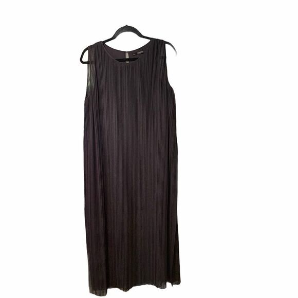 Zara basic collection pleated dress with slits - Picture 3 of 10
